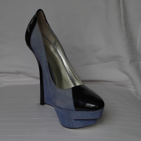 Bebe "France" Suede & Patent Wedge/Platform Pump- Sz. 7 - Picture 3 of 16